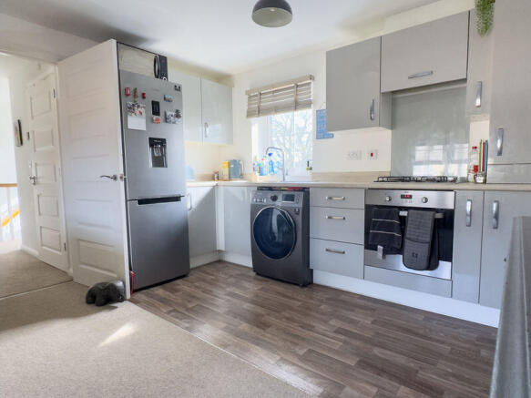 2 bed property, in Red Barn Crescent, £244,950