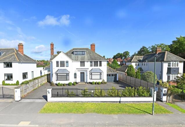 6 bed property, in Leadhall Lane, £1,475,000