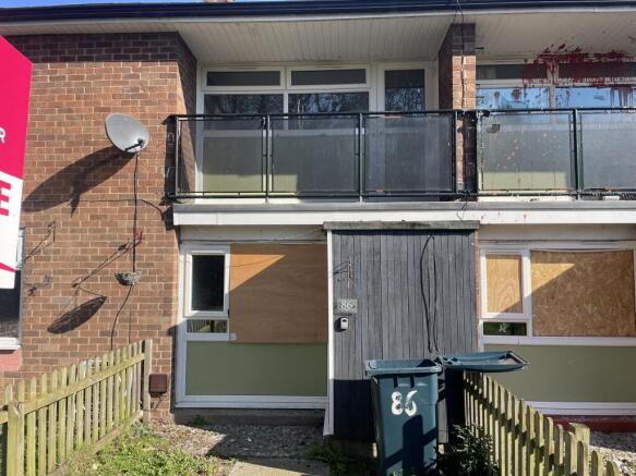 1 bed property, in 86 Worcester Road, £55,000