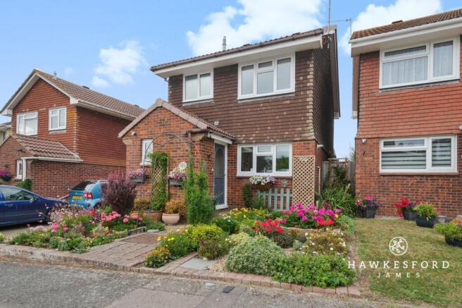 3 bed property, in Peregrine Drive, £338,000