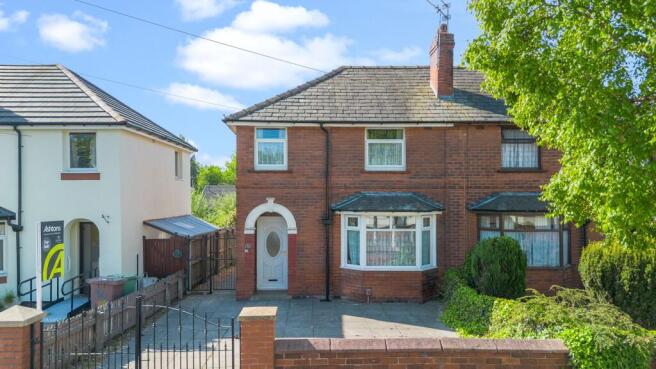 3 bed property, in Acorn Street, £160,000