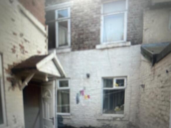 2 bed property, in William Street, £60,000