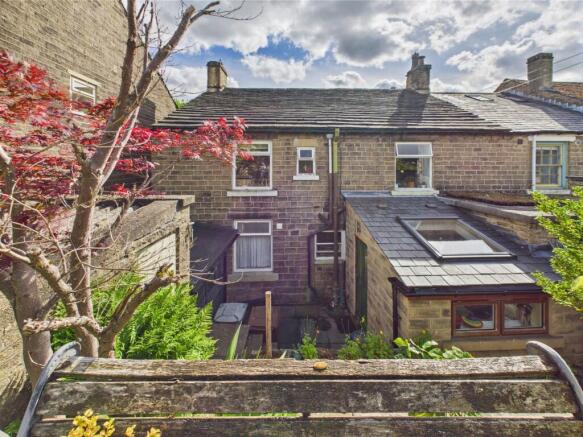 4 bed property, in Kinder Road, £490,000