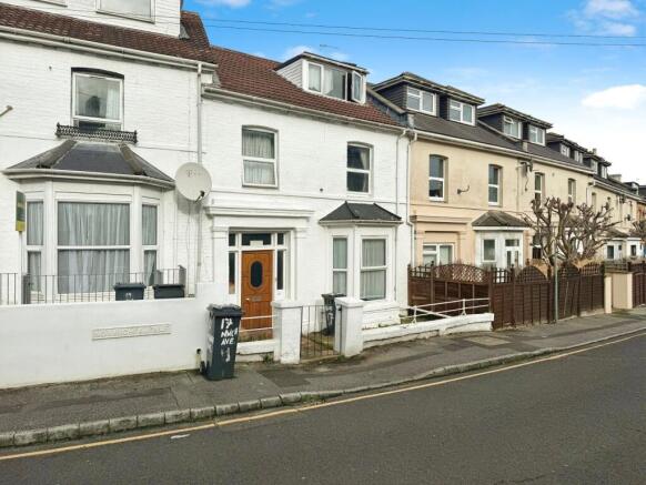 6 bed property, in Large Student HMO - Norwich Avenue, £370,000