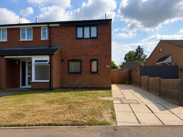 2 bed property, in Gilmorton Avenue, £250,000