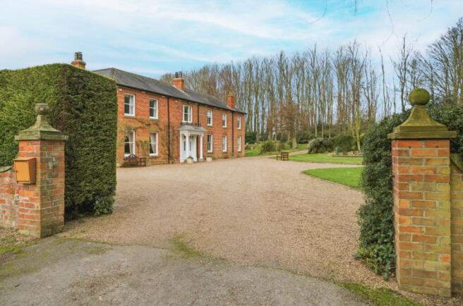 6 bed property, in Burnham Manor, £1,350,000