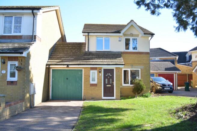 3 bed property, in Clitherow Gardens, £400,000