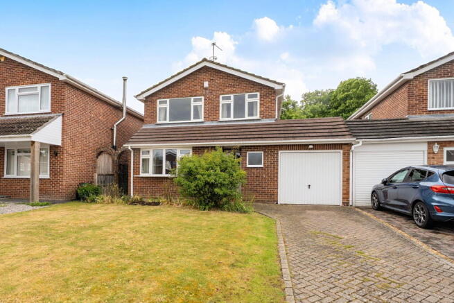 3 bed property, in Kestrel Road, £475,000