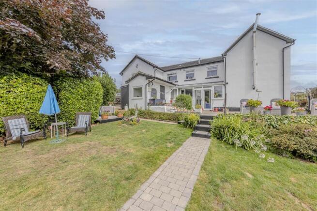 5 bed property, in Cotton Lane, £850,000
