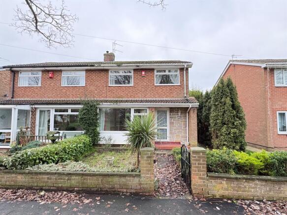 3 bed property, in Cragside, £170,000