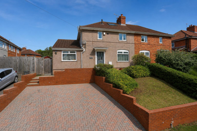 4 bed property, in Portway, £375,000
