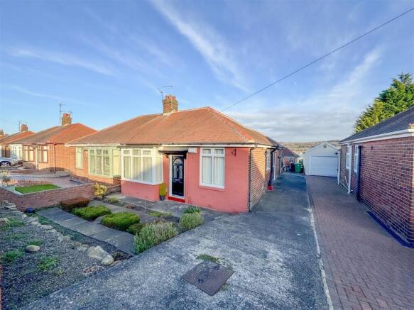 2 bed property, in Oakwood Gardens, £135,000