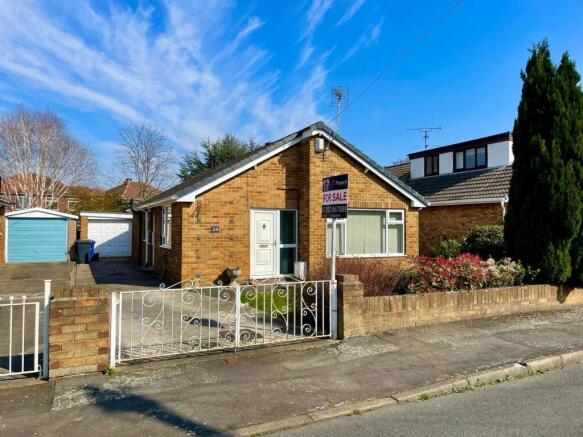 2 bed property, in Ivanhoe Close, £219,950