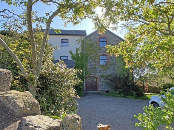 2 bed property, in The Old Mill, £180,000