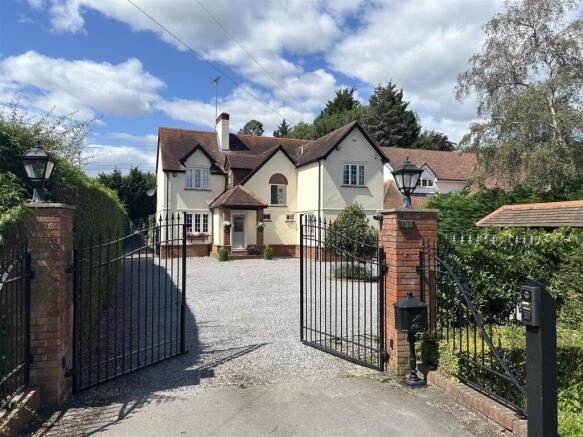 4 bed property, in Coppermill Road, £1,350,000