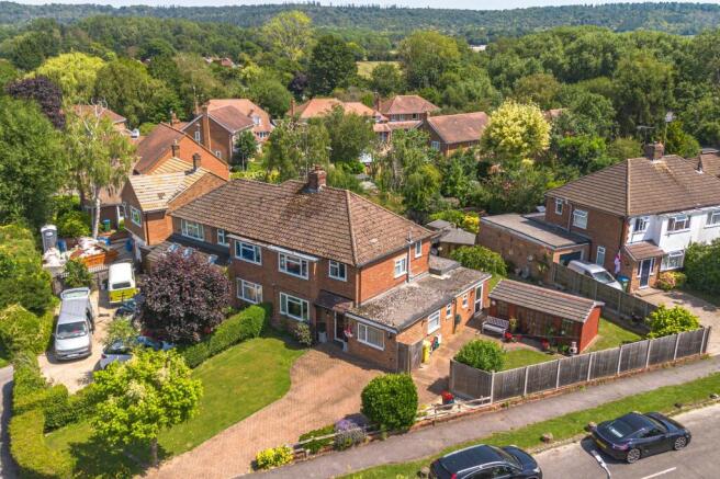 4 bed property, in Halton Lane, £635,000
