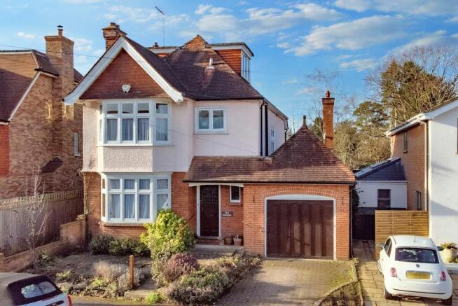 4 bed property, in Loseberry Road, £1,335,000