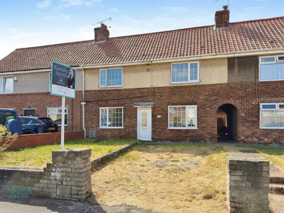 3 bed property, in Riddell Avenue, £135,000