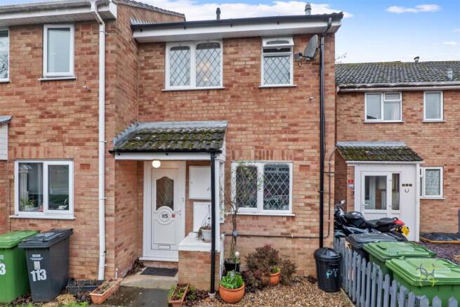 2 bed property, in Forest Gate, £180,000