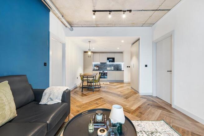 2 bed property, in Bendix Street, £250,000