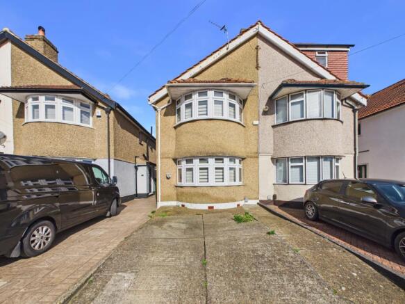 2 bed property, in Swanley Road, £369,995