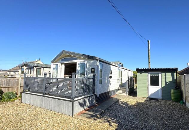 2 bed property, in SNETTISHAM - Well Specified Static Holiday Caravan on Good Plot with Garden, £135,000