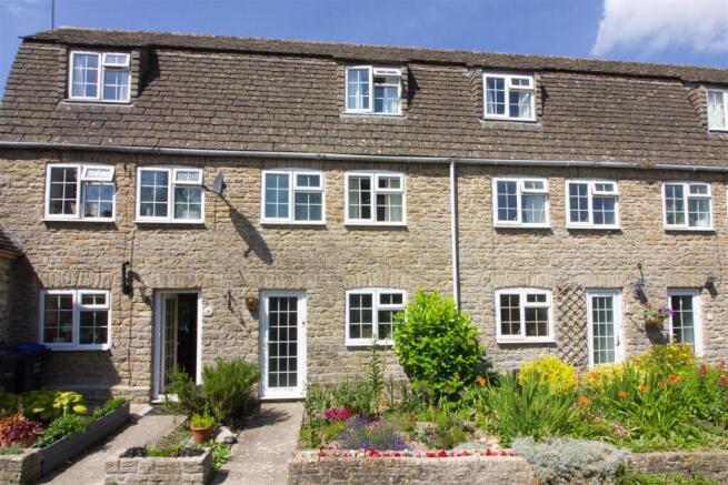 2 bed property, in 5 Parliament Row, £299,950