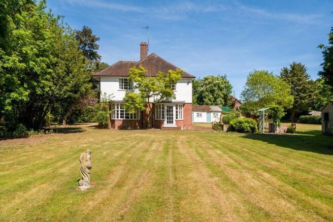 4 bed property, in Needham, £595,000