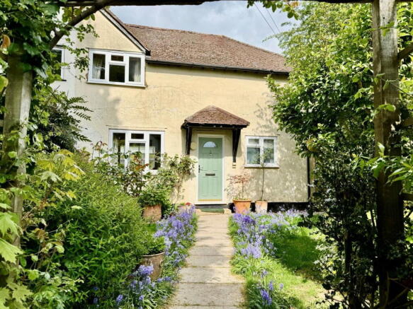 3 bed property, in Chantry Road, £535,000