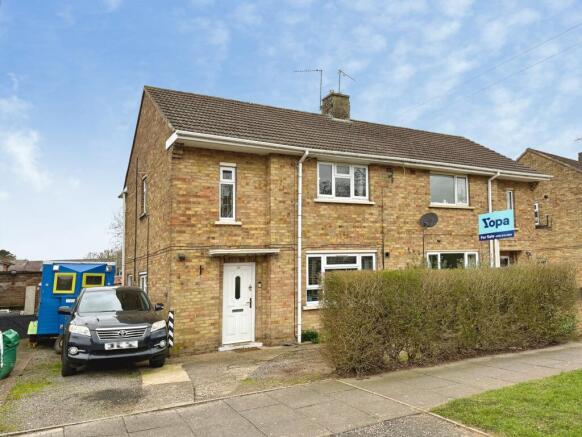 3 bed property, in Scawby Crescent, £220,000