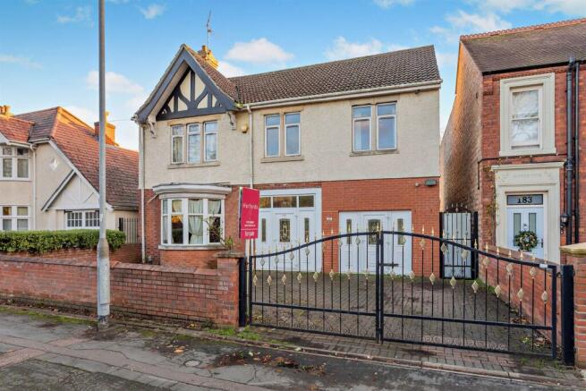 6 bed property, in Broadway, £630,000