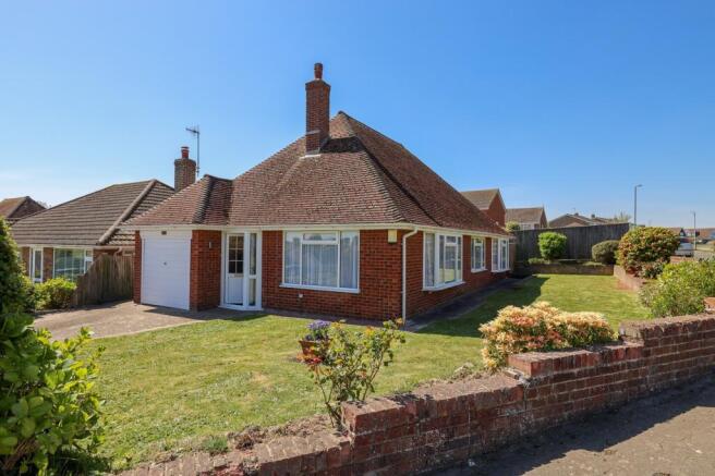 2 bed property, in Saltdean Way, £419,000