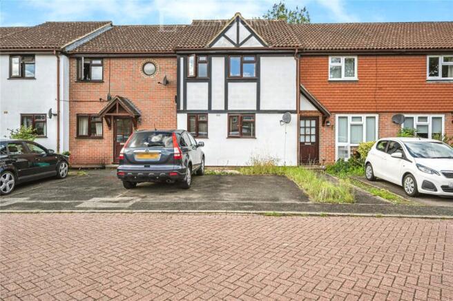 2 bed property, in The Orchard, £150,000