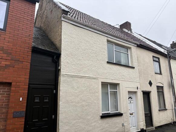 2 bed property, in Silver Street, £129,950