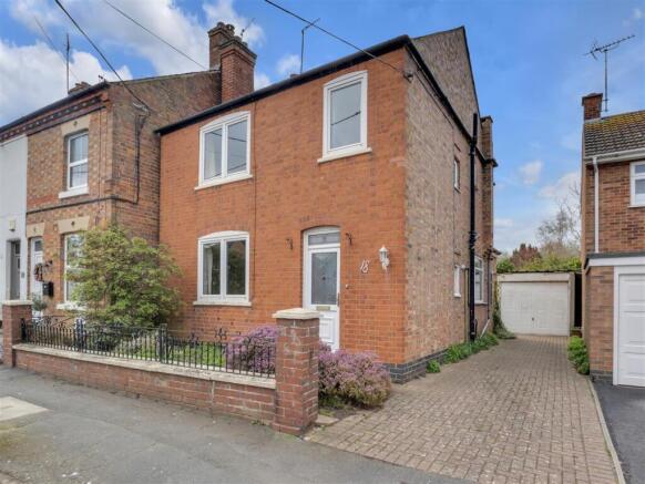 2 bed property, in Gladstone Street, £289,950