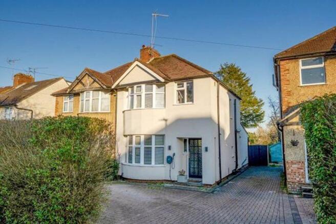 3 bed property, in Auckland Road, £635,000