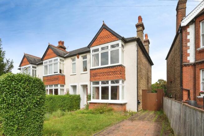 4 bed property, in Bridge Road, £900,000