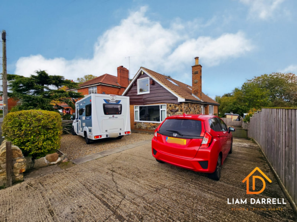 5 bed property, in Mill Lane, £400,000