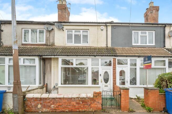 2 bed property, in Albert Street, £80,000