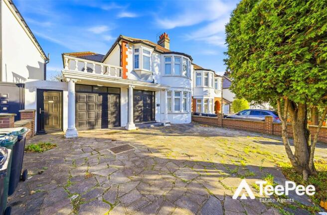 4 bed property, in Bourne Hill, £1,100,000