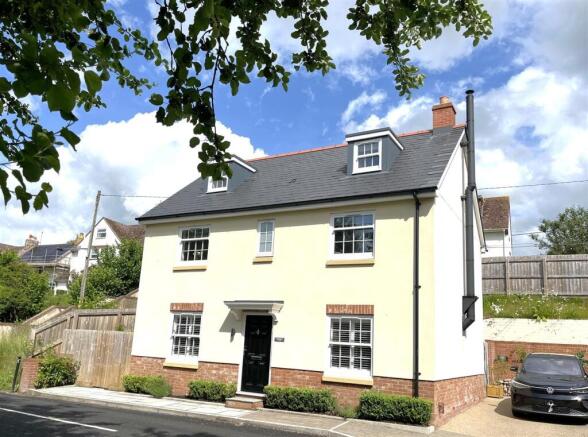 4 bed property, in Salisbury SP3, £499,950