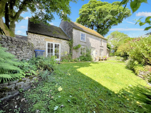 3 bed property, in Ashbourne Road, £485,000
