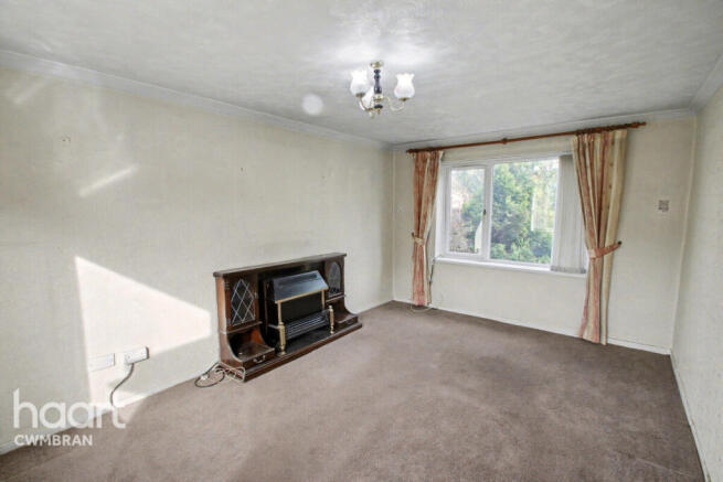 2 bed property, in Maendy Way, £140,000
