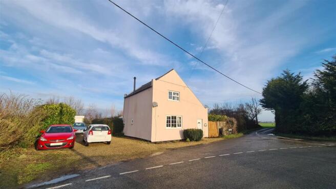 3 bed property, in Blazegate, £350,000