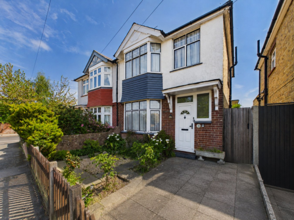 3 bed property, in Crawford Road, £315,000