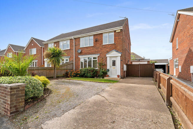 3 bed property, in Sunningdale, £190,000