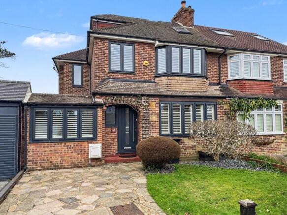 4 bed property, in Grange Road, £795,000