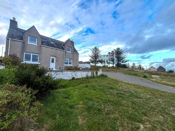 3 bed property, in School Road, £190,000