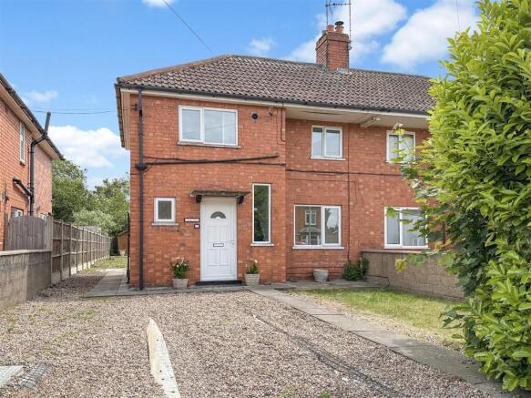 3 bed property, in Batch House, £190,000