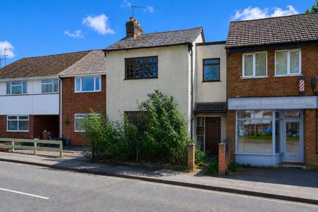 3 bed property, in 30 Finchfield Road West, £39,000